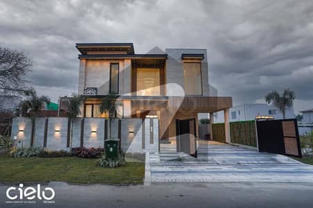 10 MARLA MODERN DESIGNE TOP LOCATION BUNGALOW FOR SALE