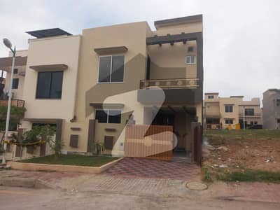 بحریہ ٹاؤن فیز 8 ۔ بلاک ایم بحریہ ٹاؤن فیز 8,بحریہ ٹاؤن راولپنڈی,راولپنڈی میں 4 کمروں کا 5 مرلہ مکان 2.15 کروڑ میں برائے فروخت۔ بحریہ ٹاؤن فیز 8 ۔ بلاک ایم بحریہ ٹاؤن فیز 8,بحریہ ٹاؤن راولپنڈی,راولپنڈی میں 4 کمروں کا 5 مرلہ مکان 2.15 کروڑ میں برائے فروخت۔