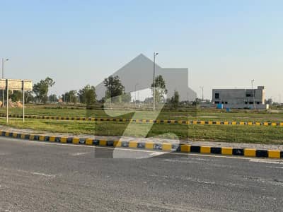 Top Location | Facing Main Boulevard