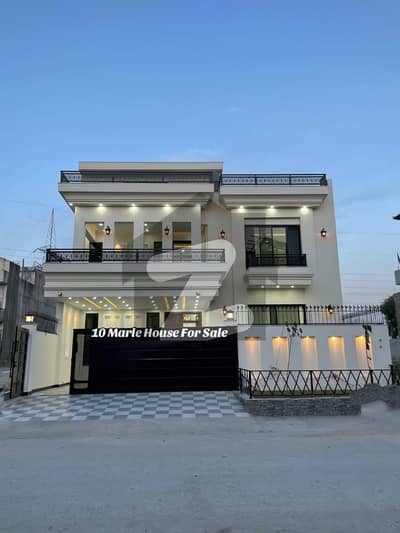 Elegant House In Block B @5.70 Cr In Sector B17 Islamabad