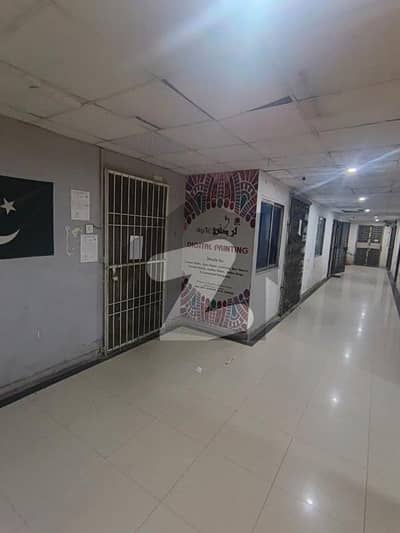 مسلم ٹاؤن لاہور میں 2 کمروں کا 4 مرلہ فلیٹ 85.0 لاکھ میں برائے فروخت۔