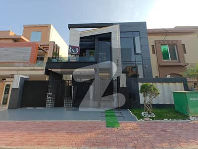 بحریہ ٹاؤن - اوورسیزبی بحریہ ٹاؤن اوورسیز انکلیو,بحریہ ٹاؤن,لاہور میں 5 کمروں کا 10 مرلہ مکان 5.9 کروڑ میں برائے فروخت۔