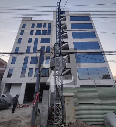 جوہر ٹاؤن لاہور میں 3 کنال عمارت 14.99 لاکھ میں کرایہ پر دستیاب ہے۔