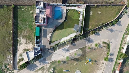 لی گرینز لگژری فارم ہاؤس سوسائٹی بیدیاں روڈ,لاہور میں 8 کنال رہائشی پلاٹ 2.4 کروڑ میں برائے فروخت۔