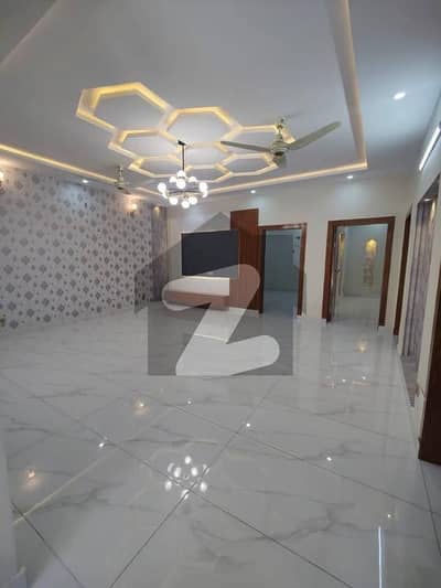 3 bed Including servant Quarter Neat And Clean UPPER PORTION( Water bore)