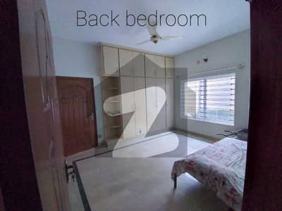 ای ۔ 11/2 ای ۔ 11,اسلام آباد میں 3 کمروں کا 10 مرلہ بالائی پورشن 85.0 ہزار میں کرایہ پر دستیاب ہے۔