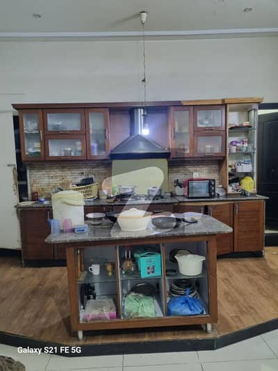 گلستانِِ جوہر ۔ بلاک 5 گلستانِ جوہر,کراچی میں 6 کمروں کا 8 مرلہ مکان 3.5 کروڑ میں برائے فروخت۔