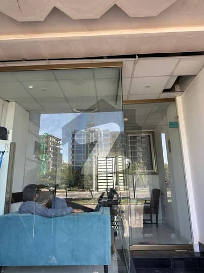 بحریہ ٹاؤن - پریسنٹ 1 بحریہ ٹاؤن کراچی,کراچی میں 5 مرلہ دکان 1.6 کروڑ میں برائے فروخت۔