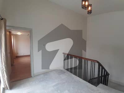 ایف ۔ 8 اسلام آباد میں 4 کمروں کا 1 کنال مکان 7.0 لاکھ میں کرایہ پر دستیاب ہے۔