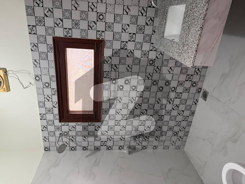 Upper portion Upper portion