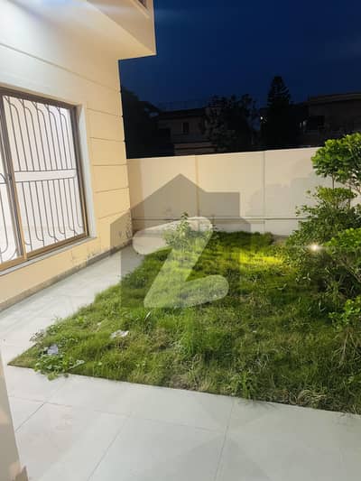 عسکری 10 عسکری,لاہور میں 5 کمروں کا 15 مرلہ مکان 2.9 لاکھ میں کرایہ پر دستیاب ہے۔