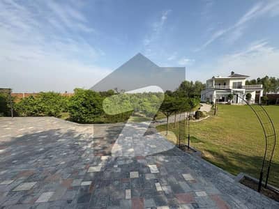 ہیئر لاہور میں 2 کمروں کا 11 کنال فارم ہاؤس 7.2 کروڑ میں برائے فروخت۔