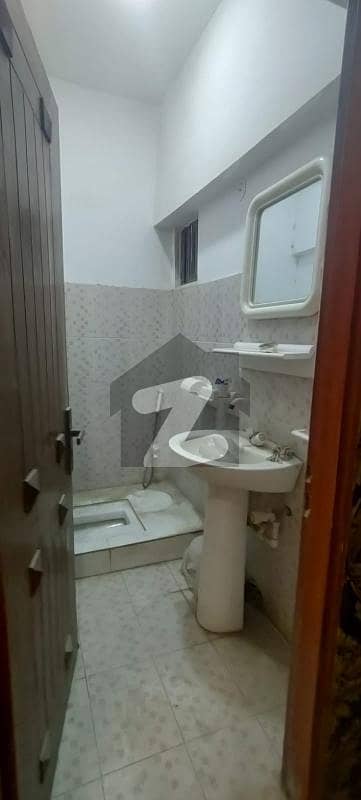 نعمان ریزیڈینشیا سکیم 33,کراچی میں 3 کمروں کا 7 مرلہ مکان 60.0 ہزار میں کرایہ پر دستیاب ہے۔