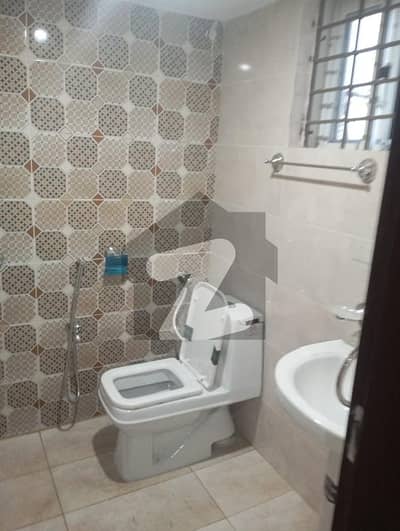 آئی ۔ 11 اسلام آباد میں 5 کمروں کا 4 مرلہ مکان 2.55 کروڑ میں برائے فروخت۔