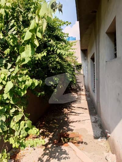 یو ای ٹی ہاؤسنگ سوسائٹی لاہور میں 7 کمروں کا 1 کنال مکان 5.0 کروڑ میں برائے فروخت۔