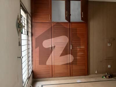 BEAUTIFUL HOUSE AVAILABLE FOR RENT IN RAVI BLOCK