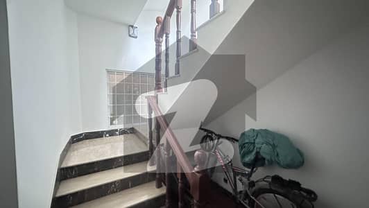 جی ۔ 10/1 جی ۔ 10,اسلام آباد میں 5 کمروں کا 8 مرلہ مکان 6.0 کروڑ میں برائے فروخت۔