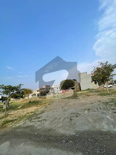 10 Marla Develop Solid Land Plot Available in I Block Of Gulberg Residencia