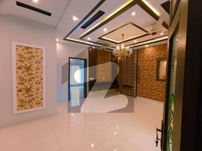 بحریہ ٹاؤن سیکٹر سی بحریہ ٹاؤن,لاہور میں 3 کمروں کا 10 مرلہ بالائی پورشن 60.0 ہزار میں کرایہ پر دستیاب ہے۔