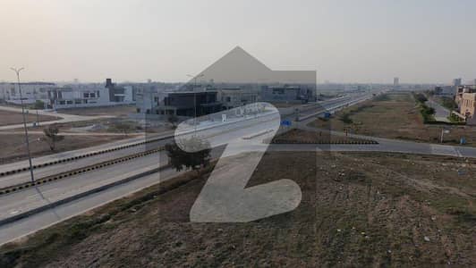 1 Kanal Corner Plot for Sale in 9 Prism