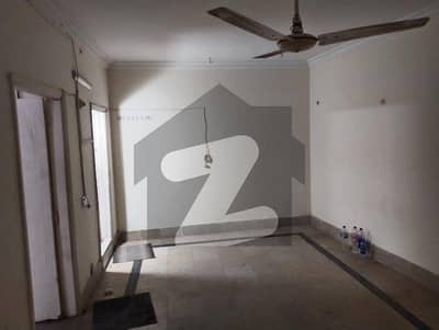 1 room attach wash room for rent