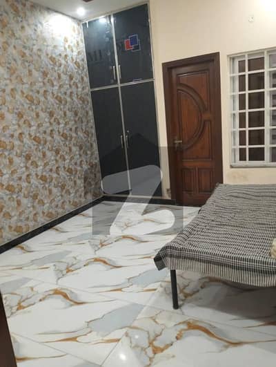 علامہ اقبال ٹاؤن لاہور میں 7 کمروں کا 5 مرلہ مکان 4.0 کروڑ میں برائے فروخت۔