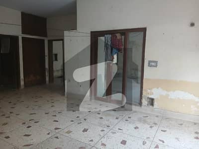 پی ای سی ایچ ایس بلاک 2 پی ای سی ایچ ایس,جمشید ٹاؤن,کراچی میں 12 مرلہ دفتر 1.8 لاکھ میں کرایہ پر دستیاب ہے۔