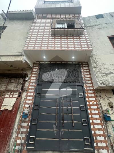 نشتر کالونی لاہور میں 3 کمروں کا 2 مرلہ مکان 72.0 لاکھ میں برائے فروخت۔