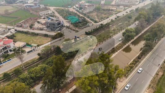 کینال روڈ فیصل آباد میں 2 کنال کمرشل پلاٹ 52.0 کروڑ میں برائے فروخت۔