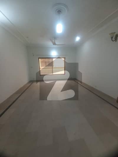 ای ۔ 11 اسلام آباد میں 3 کمروں کا 1 کنال بالائی پورشن 1.5 لاکھ میں کرایہ پر دستیاب ہے۔