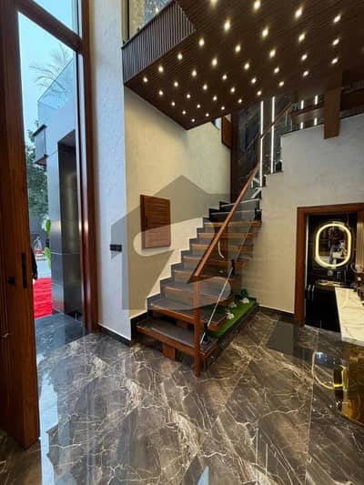 بحریہ ٹاؤن سیکٹر سی بحریہ ٹاؤن,لاہور میں 3 کمروں کا 10 مرلہ بالائی پورشن 60.0 ہزار میں کرایہ پر دستیاب ہے۔