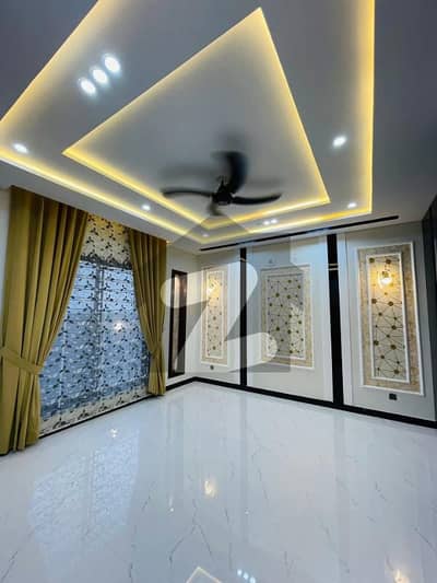 بحریہ ٹاؤن جاسمین بلاک بحریہ ٹاؤن سیکٹر سی,بحریہ ٹاؤن,لاہور میں 3 کمروں کا 10 مرلہ بالائی پورشن 60.0 ہزار میں کرایہ پر دستیاب ہے۔