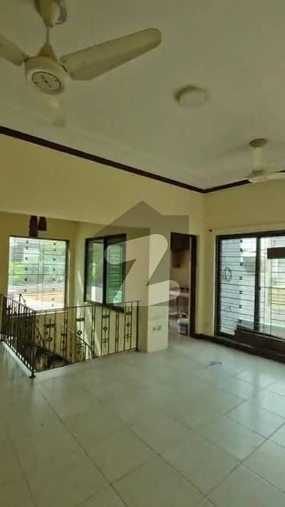 ویلینشیاء ۔ بلاک بی ویلینشیاء ہاؤسنگ سوسائٹی,لاہور میں 5 کمروں کا 1 کنال مکان 2.5 لاکھ میں کرایہ پر دستیاب ہے۔ ویلینشیاء ۔ بلاک بی ویلینشیاء ہاؤسنگ سوسائٹی,لاہور میں 5 کمروں کا 1 کنال مکان 2.5 لاکھ میں کرایہ پر دستیاب ہے۔