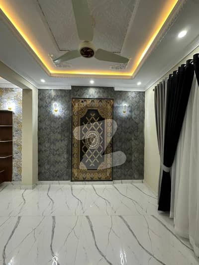 30 MARLA UPPER PORTION AVAILABLE FOR RENT