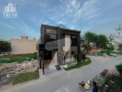 10 Marla Brand New Ultra Modren Design House Available For Rent