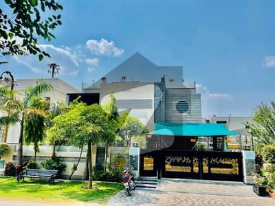 01 KANAL BEAUTIFUL HOUSE FOR RENT IN DHA PHASE 5 HOT LOCATION.