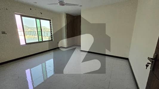 1.5 Kanal House 2 Floor Available With Gass Available