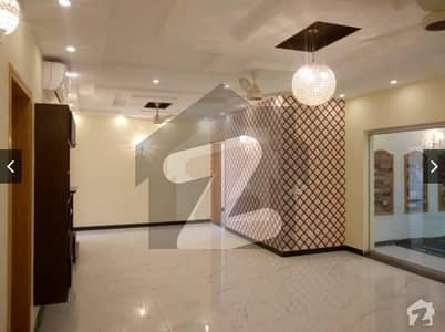 ڈی ایچ اے فیز 3 - بلاک ڈبلیو فیز 3,ڈیفنس (ڈی ایچ اے),لاہور میں 5 کمروں کا 1 کنال مکان 8.3 کروڑ میں برائے فروخت۔