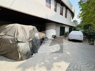 ڈی ایچ اے فیز 3 - بلاک ایکس فیز 3,ڈیفنس (ڈی ایچ اے),لاہور میں 5 کمروں کا 1 کنال مکان 6.7 کروڑ میں برائے فروخت۔