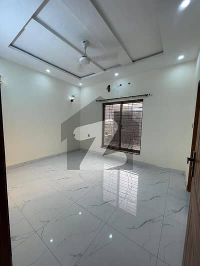 ڈریم گارڈنز ڈیفینس روڈ,لاہور میں 4 کمروں کا 10 مرلہ بالائی پورشن 1.15 لاکھ میں کرایہ پر دستیاب ہے۔