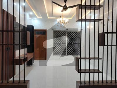 جی ۔ 11 اسلام آباد میں 7 کمروں کا 16 مرلہ مکان 4.75 لاکھ میں کرایہ پر دستیاب ہے۔