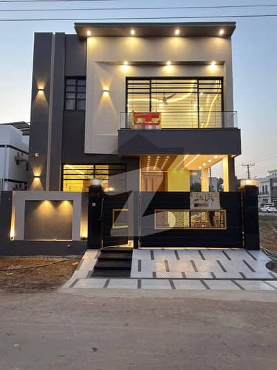 طارق گارڈنز لاہور میں 4 کمروں کا 5 مرلہ مکان 2.3 کروڑ میں برائے فروخت۔