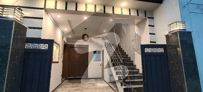 "5 Marla Brand New Luxury House for Sale!   This beautiful house is located in Gulshanabad and features: