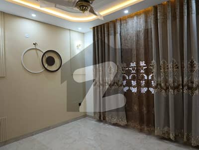 بحریہ ٹاؤن - طلحہ بلاک بحریہ ٹاؤن سیکٹر ای,بحریہ ٹاؤن,لاہور میں 5 کمروں کا 10 مرلہ مکان 4.85 کروڑ میں برائے فروخت۔ بحریہ ٹاؤن - طلحہ بلاک بحریہ ٹاؤن سیکٹر ای,بحریہ ٹاؤن,لاہور میں 5 کمروں کا 10 مرلہ مکان 4.85 کروڑ میں برائے فروخت۔