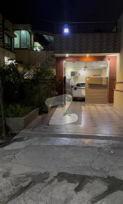 پنجاب گورنمنٹ سرونٹ ہاؤسنگ فاؤنڈیشن لاہور میں 4 کمروں کا 10 مرلہ مکان 2.8 کروڑ میں برائے فروخت۔