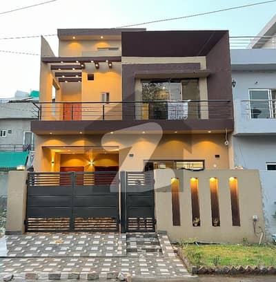 خیابانِ امین ۔ بلاک ایل خیابانِ امین,لاہور میں 3 کمروں کا 5 مرلہ مکان 1.65 کروڑ میں برائے فروخت۔