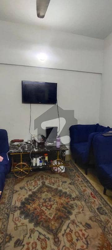 گلستانِ جوہر کراچی میں 2 کمروں کا 5 مرلہ فلیٹ 35.0 ہزار میں کرایہ پر دستیاب ہے۔