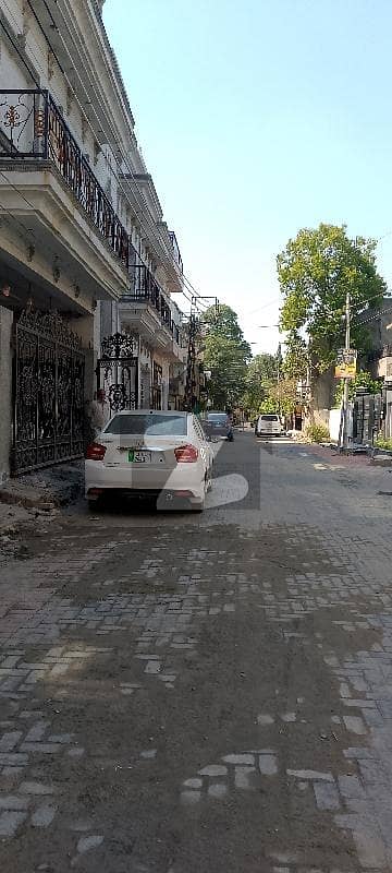 علامہ اقبال ٹاؤن ۔ پاک بلاک علامہ اقبال ٹاؤن,لاہور میں 6 کمروں کا 6 مرلہ مکان 3.76 کروڑ میں برائے فروخت۔