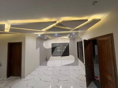 پی ای سی ایچ ایس بلاک 6 پی ای سی ایچ ایس,جمشید ٹاؤن,کراچی میں 10 کمروں کا 1 کنال مکان 10.0 لاکھ میں کرایہ پر دستیاب ہے۔