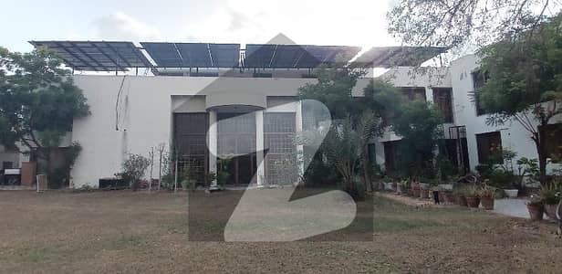 پی ای سی ایچ ایس بلاک 6 پی ای سی ایچ ایس,جمشید ٹاؤن,کراچی میں 10 کمروں کا 4 کنال مکان 35.0 لاکھ میں کرایہ پر دستیاب ہے۔